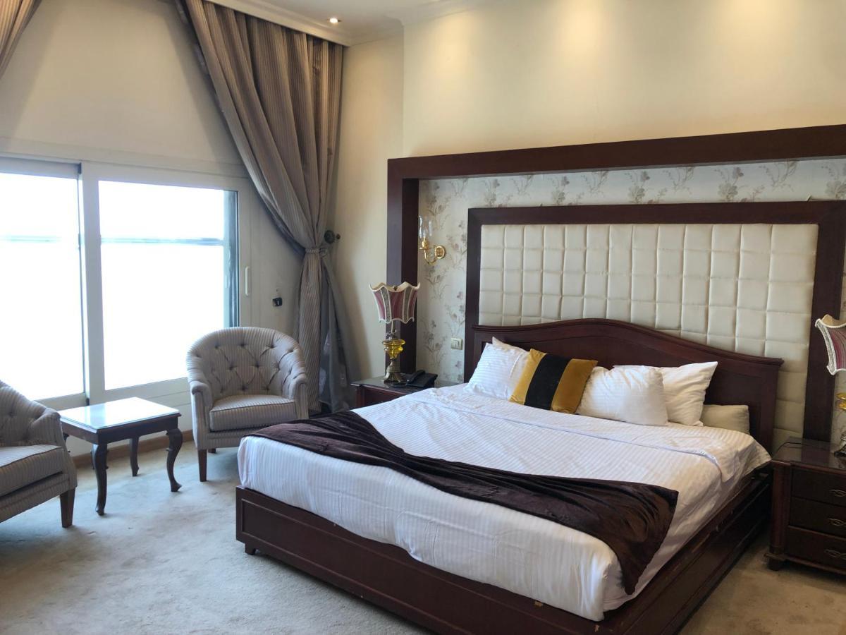 Horizon Nile Tower Hotel Kairo Bagian luar foto